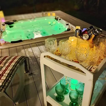 Βίλα Familiar - Jacuzzi - Children's Area